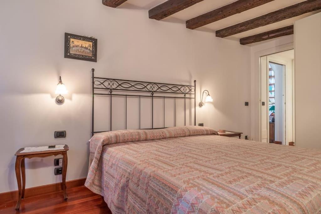 Appartamento Charming Loft With Roof Terrace Close To S. Marco Venezia
